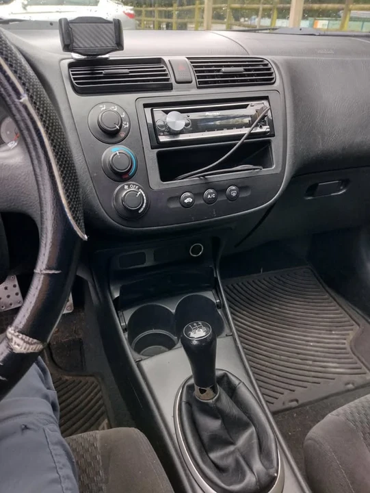 2005 Honda Civic 7th Gen - Image 12 of 17