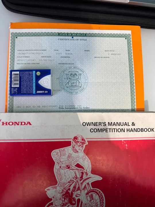 2005 Honda CR - Image 16 of 16