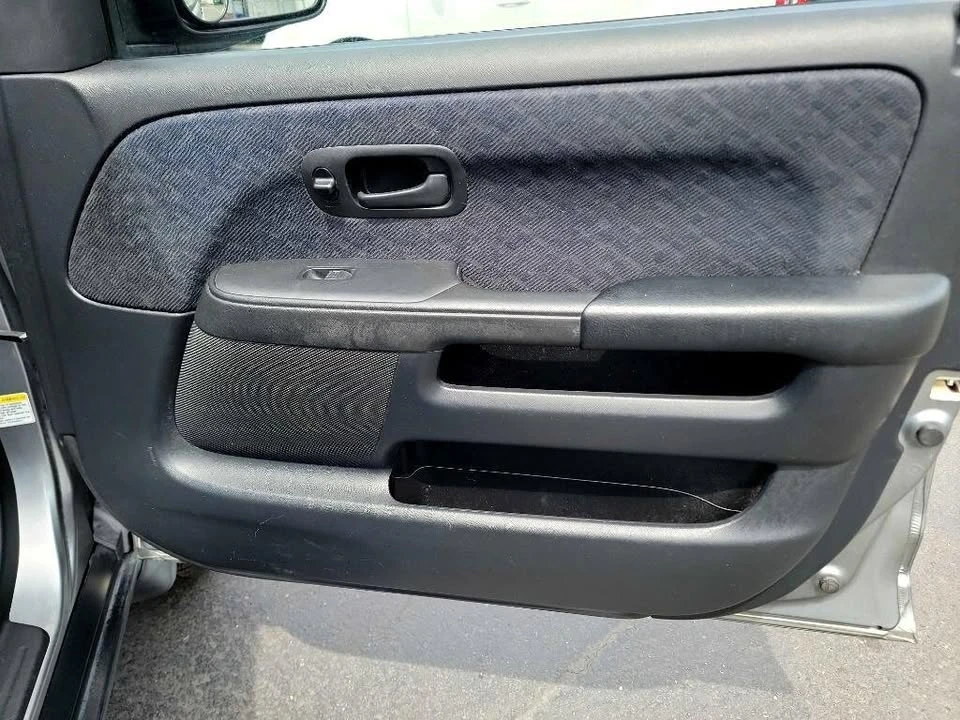 2005 Honda CR-V 2nd Gen - Image 13 of 18