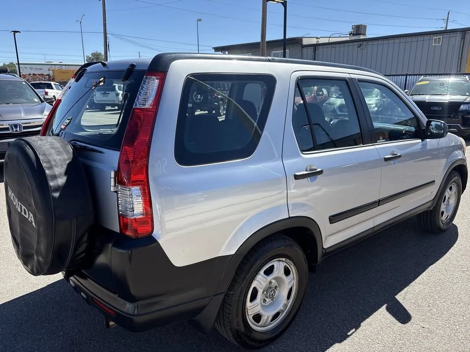 2005 Honda CR-V 2nd Gen - Image 8 of 19