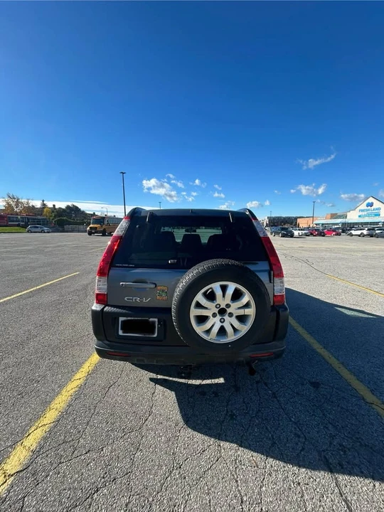 2005 Honda CR-V 2nd Gen - Image 4 of 8