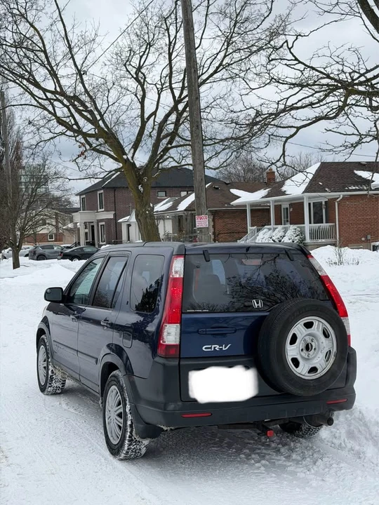 2005 Honda CR-V 2nd Gen - Image 3 of 8