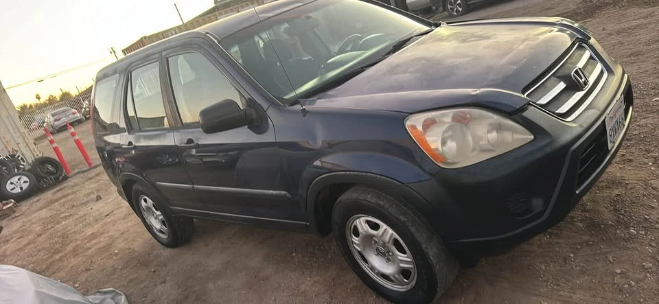2005 Honda CR-V 2nd Gen - Image 3 of 8
