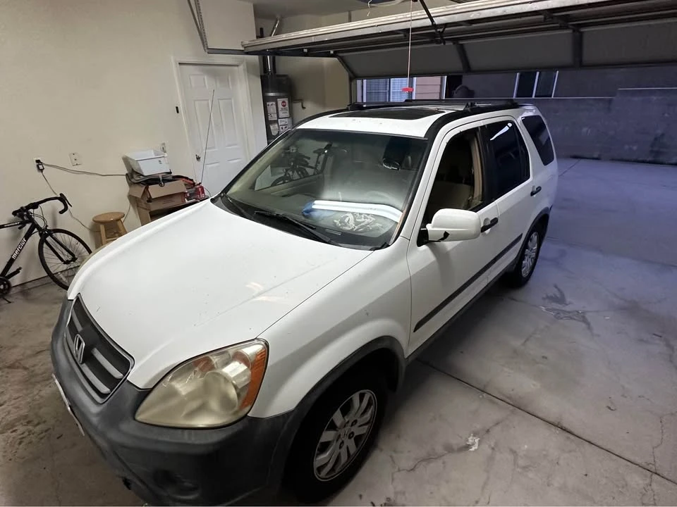 2005 Honda CR-V 2nd Gen - Image 2 of 13