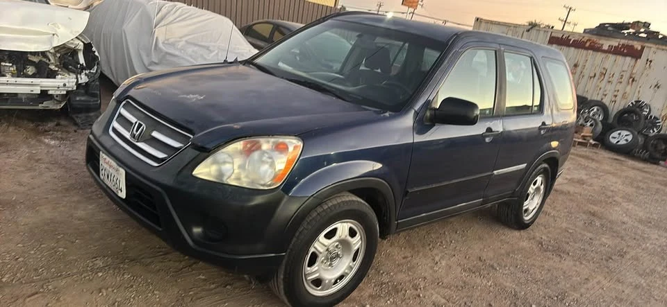 2005 Honda CR-V 2nd Gen - Image 4 of 8