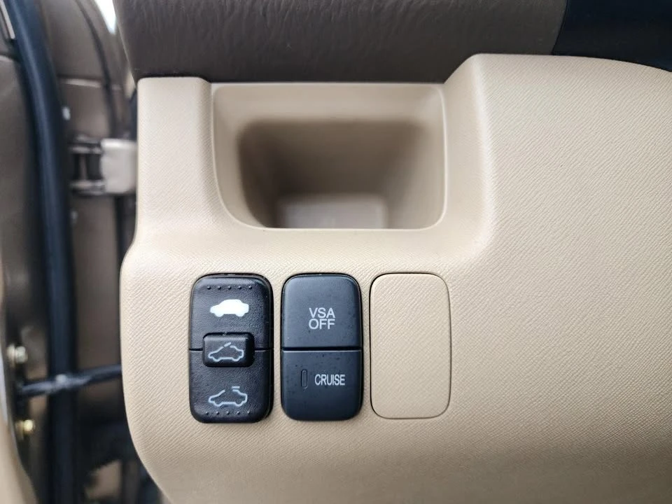 2005 Honda CR-V 2nd Gen - Image 14 of 20