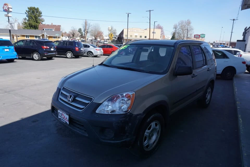 2005 Honda CR-V 2nd Gen - Image 3 of 15