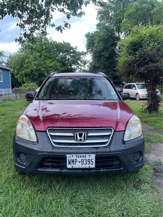 2005 Honda CR-V 2nd Gen - Image 2 of 14