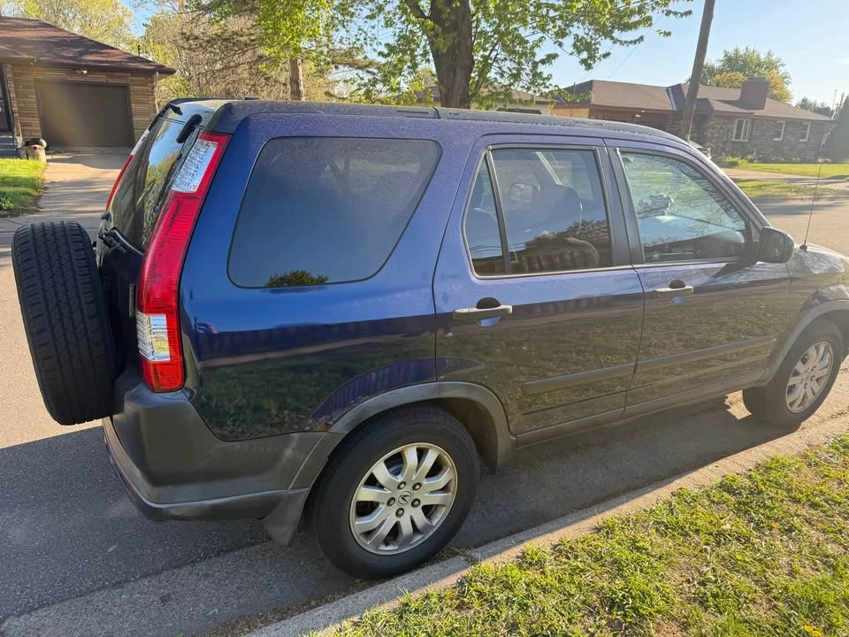 2005 Honda CR-V 2nd Gen - Image 5 of 6