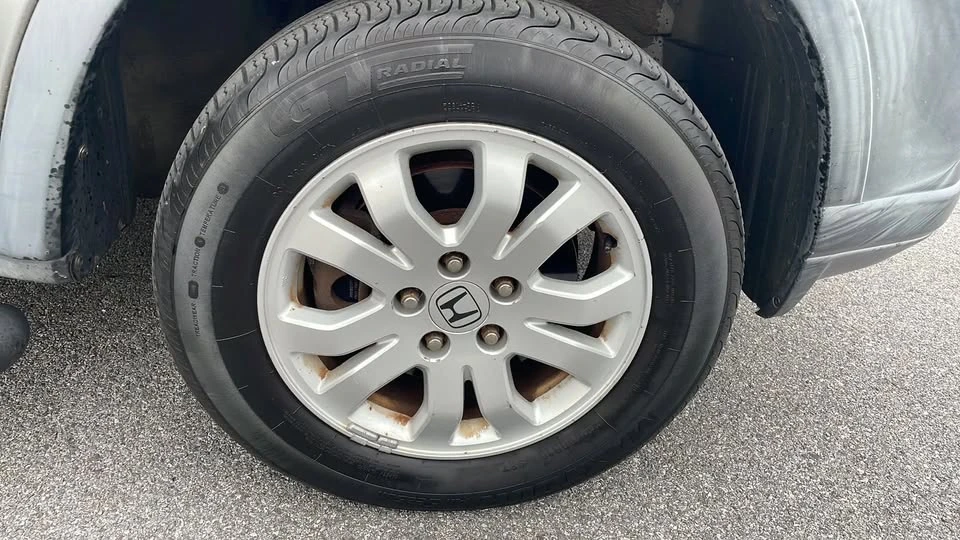 2005 Honda CR-V 2nd Gen - Image 11 of 20