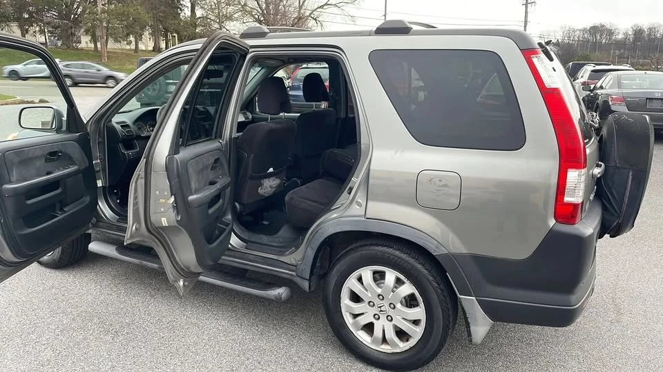2005 Honda CR-V 2nd Gen - Image 7 of 20