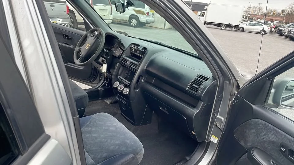 2005 Honda CR-V 2nd Gen - Image 9 of 20