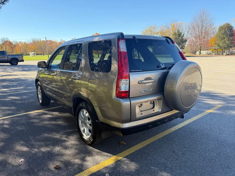 2005 Honda CR-V 2nd Gen - Image 4 of 19