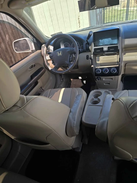 2005 Honda CR-V 2nd Gen - Image 7 of 11