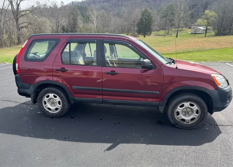 2005 Honda CR-V 2nd Gen - Image 4 of 15