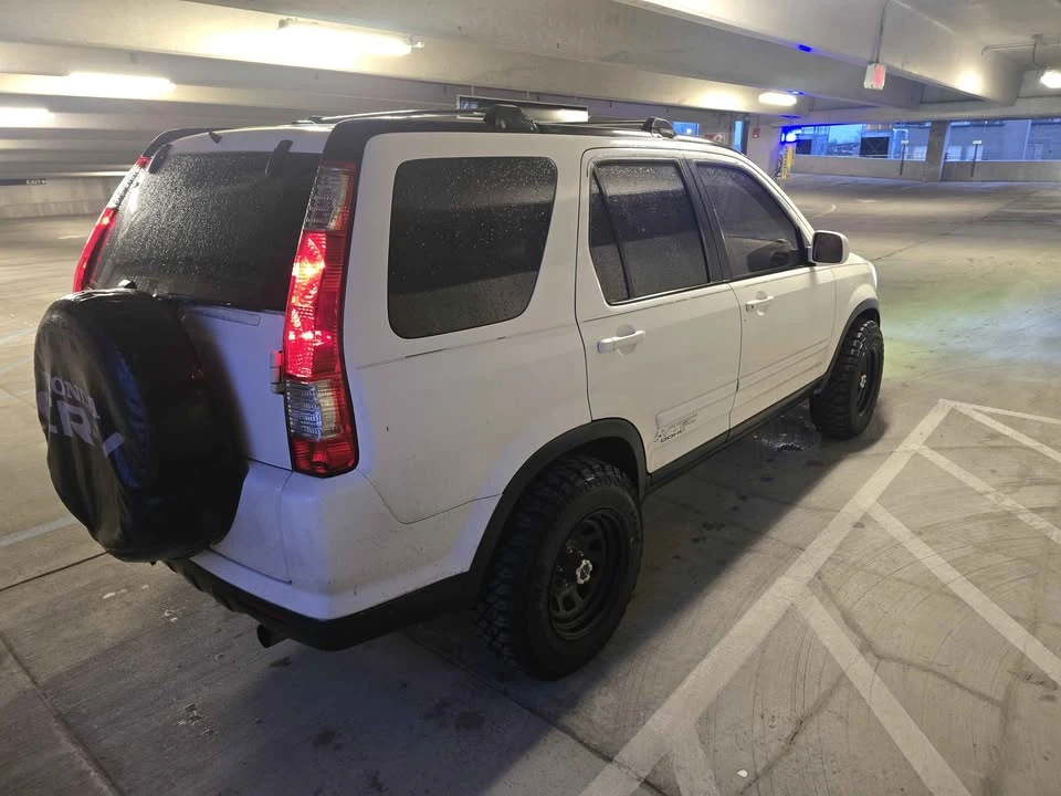 2005 Honda CR-V 2nd Gen - Image 5 of 11