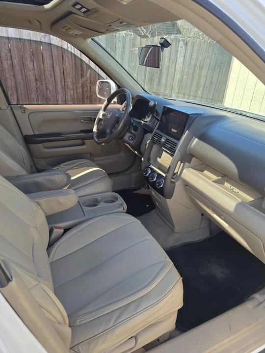 2005 Honda CR-V 2nd Gen - Image 8 of 11