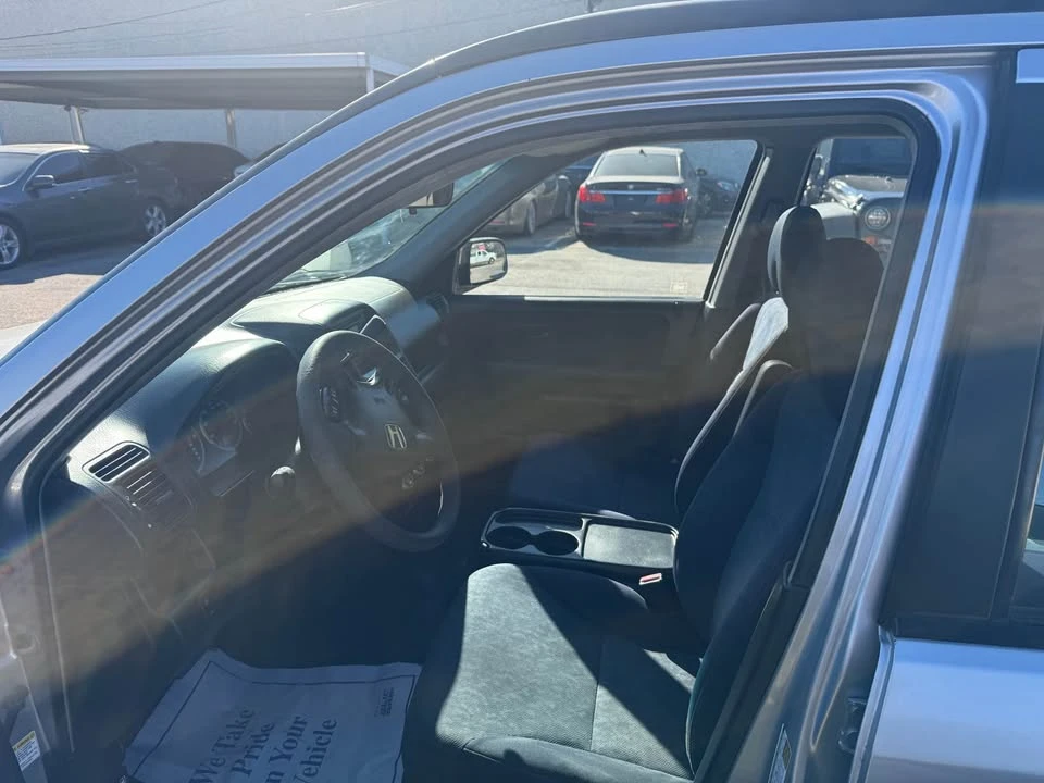 2005 Honda CR-V 2nd Gen - Image 6 of 9