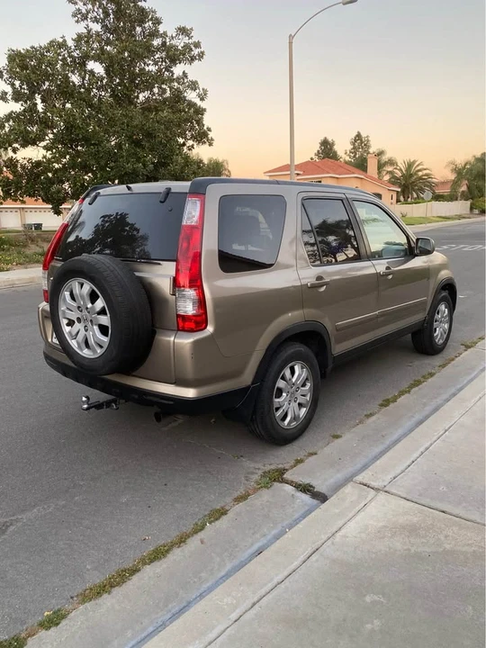 2005 Honda CR-V 2nd Gen - Image 7 of 11