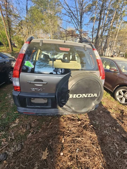 2005 Honda CR-V 2nd Gen - Image 3 of 10