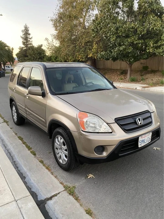 2005 Honda CR-V 2nd Gen - Image 9 of 11