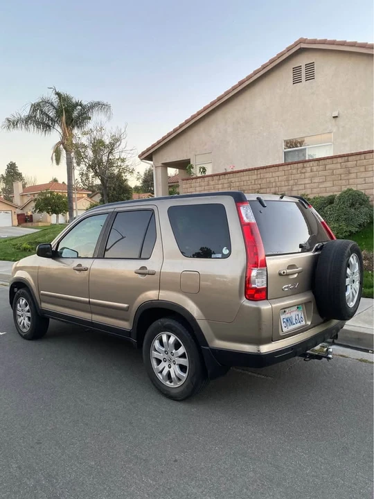 2005 Honda CR-V 2nd Gen - Image 6 of 11