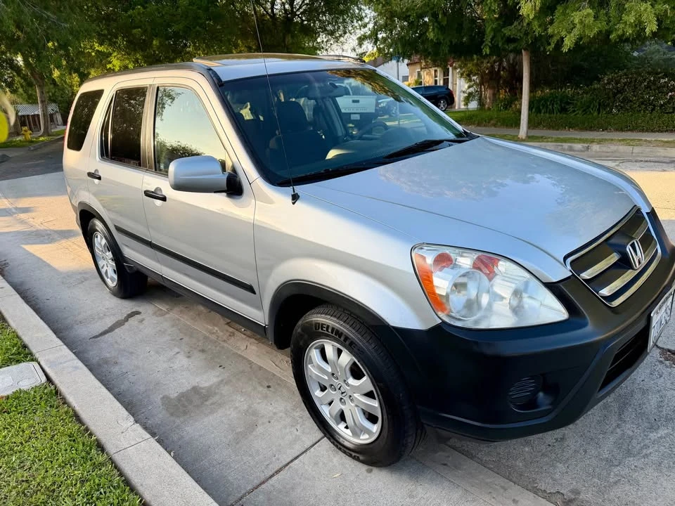 2005 Honda CR-V 2nd Gen - Image 7 of 14