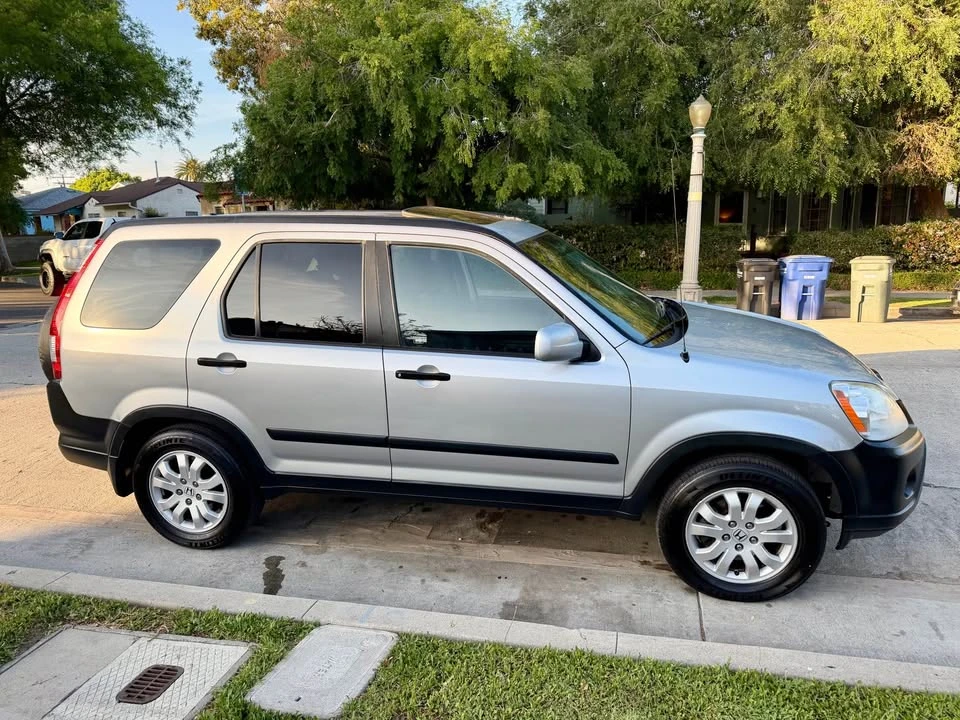 2005 Honda CR-V 2nd Gen - Image 6 of 14