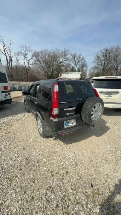 2005 Honda CR-V 2nd Gen - Image 4 of 7