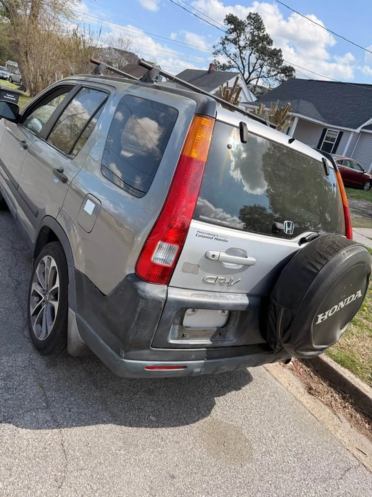 2005 Honda CR-V 2nd Gen - Image 2 of 9