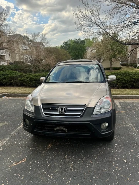 2005 Honda CR-V 2nd Gen - Image 8 of 13