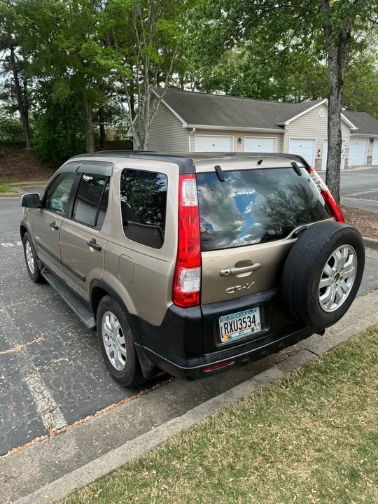2005 Honda CR-V 2nd Gen - Image 4 of 13