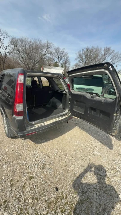 2005 Honda CR-V 2nd Gen - Image 3 of 7