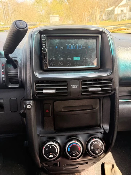 2005 Honda CR-V 2nd Gen - Image 3 of 9