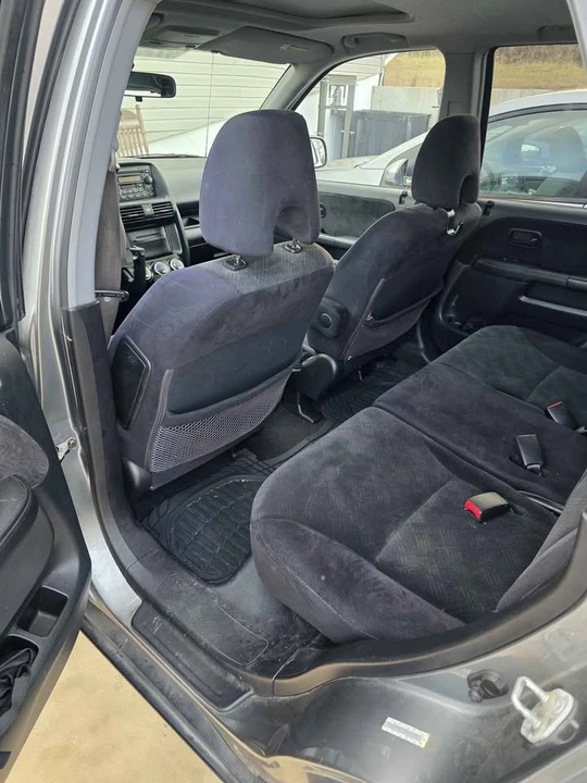 2005 Honda CR-V 2nd Gen - Image 10 of 13