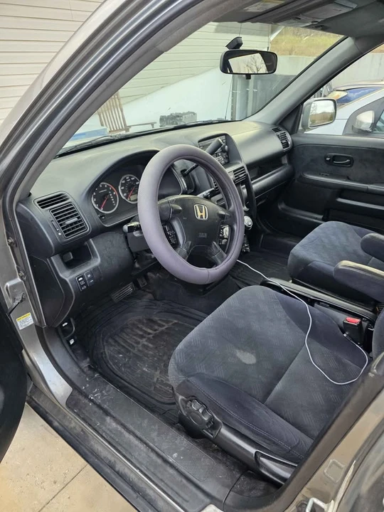 2005 Honda CR-V 2nd Gen - Image 8 of 13