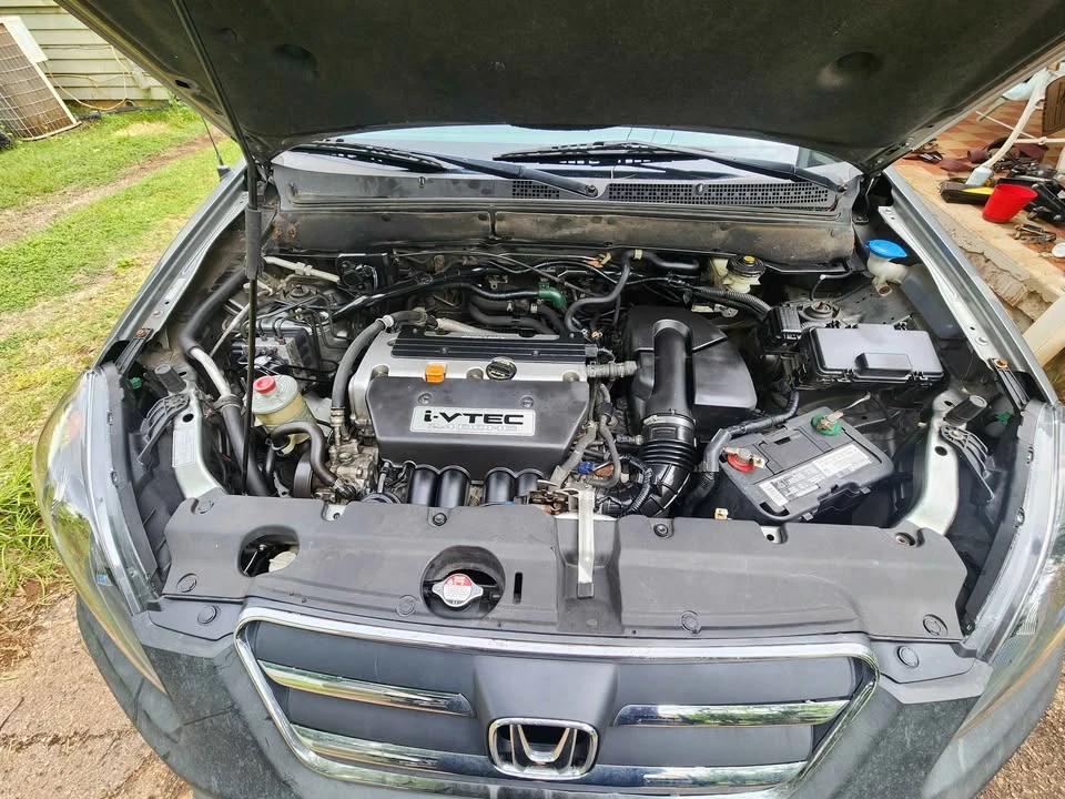 2005 Honda CR-V 2nd Gen - Image 2 of 7