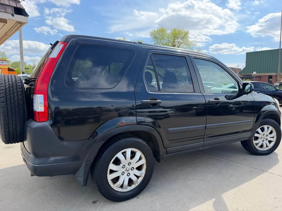 2005 Honda CR-V 2nd Gen - Image 2 of 12