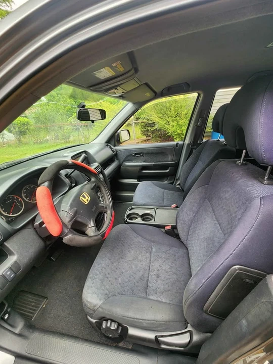 2005 Honda CR-V 2nd Gen - Image 3 of 7