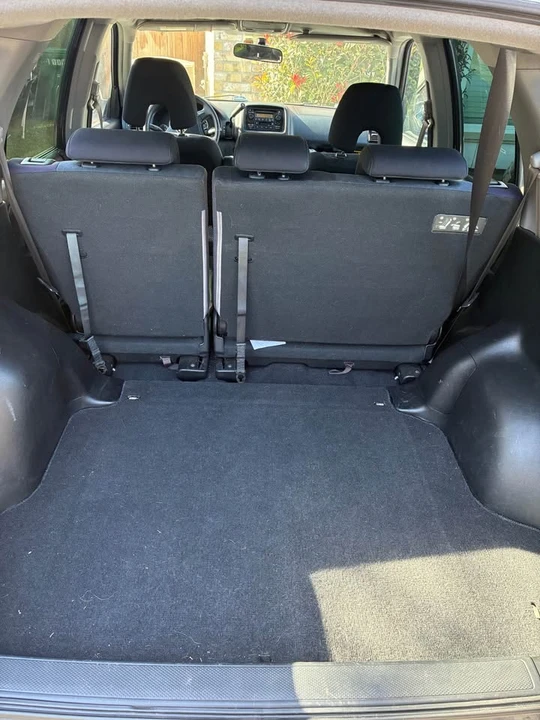 2005 Honda CR-V 2nd Gen - Image 4 of 7
