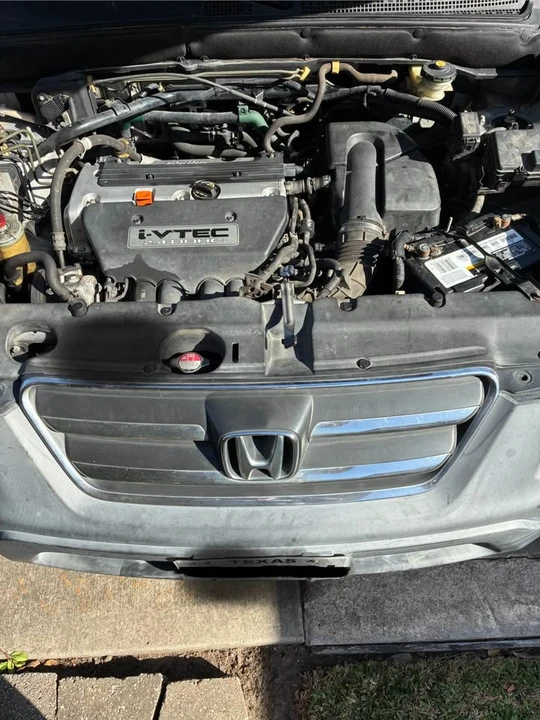 2005 Honda CR-V 2nd Gen - Image 2 of 7