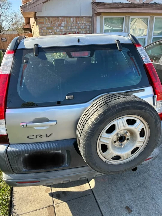 2005 Honda CR-V 2nd Gen - Image 3 of 7