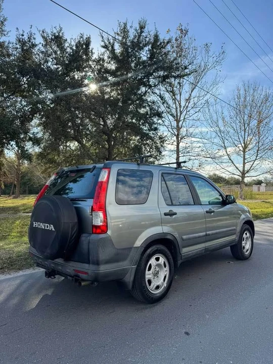 2005 Honda CR-V 2nd Gen - Image 6 of 16