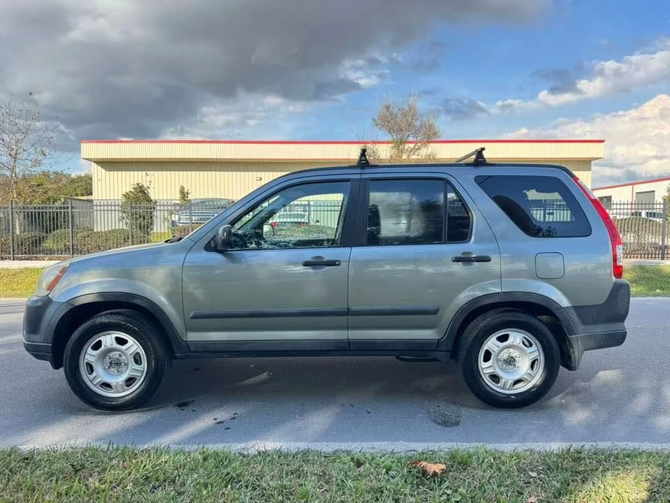 2005 Honda CR-V 2nd Gen - Image 2 of 16