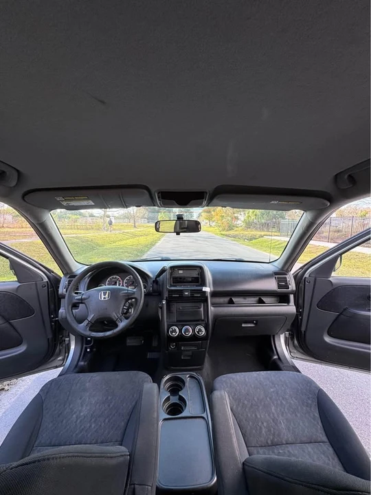2005 Honda CR-V 2nd Gen - Image 10 of 16