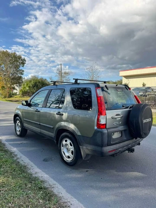 2005 Honda CR-V 2nd Gen - Image 5 of 16