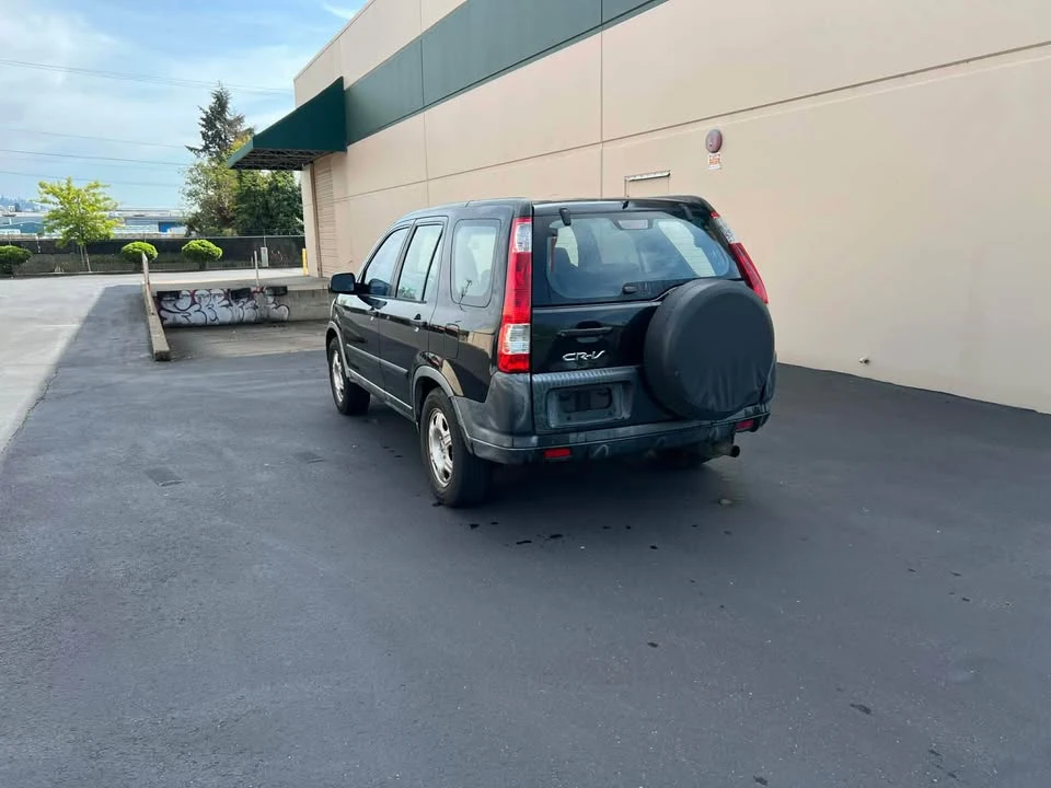 2005 Honda CR-V 2nd Gen - Image 3 of 7