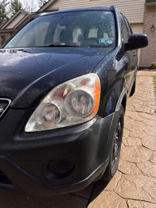 2005 Honda CR-V 2nd Gen - Image 3 of 15