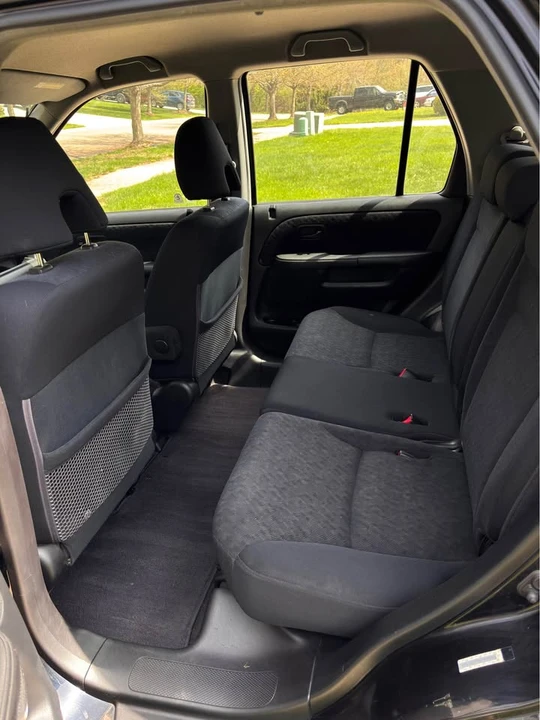 2005 Honda CR-V 2nd Gen - Image 11 of 15