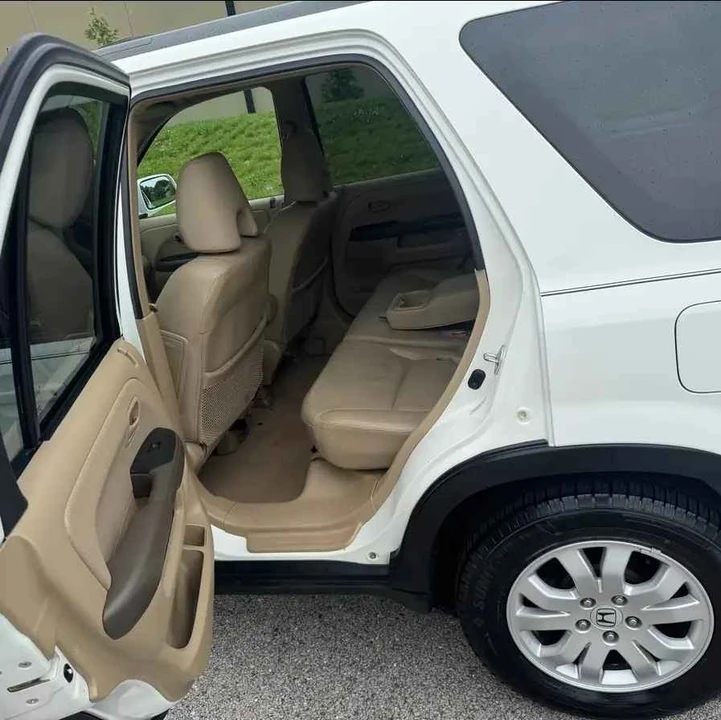 2005 Honda CR-V 2nd Gen - Image 10 of 14